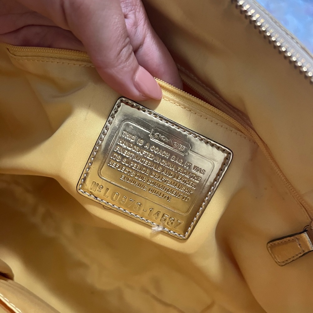 Coach - Picture 9 of 11